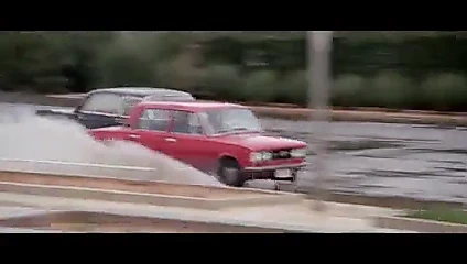 Son model olmayan jalopilerinde o cüretkar maço erkekler.