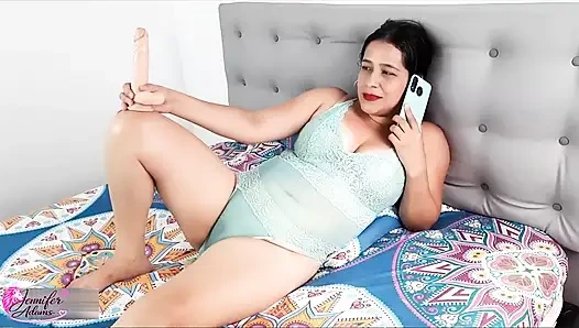 Arkadaşım dildo'mla sıcak bir video kaydetmeme yardım etti ve sonunda seks yaptık, ben Double Penetration - Porn yaptım