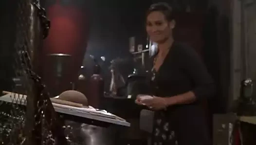 Tia carrere - öğretmenimin karısı (1999) milf ve genç