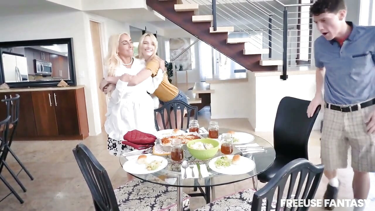 Üvey aile yemeği büyük memeli üvey anne Kenna James ve Kylie Kingston aile yemeğini vahşi bir şeye dönüştürüyor