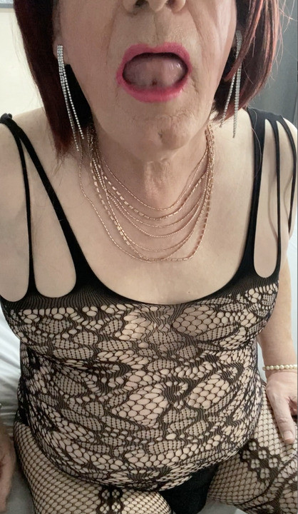 olgun tvrose crossdresser içinde file vücut çorap meme uçları ile oynama