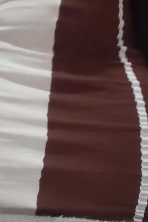 İstenilen kıvrımlar öfkeli yarak için yalvarıyor