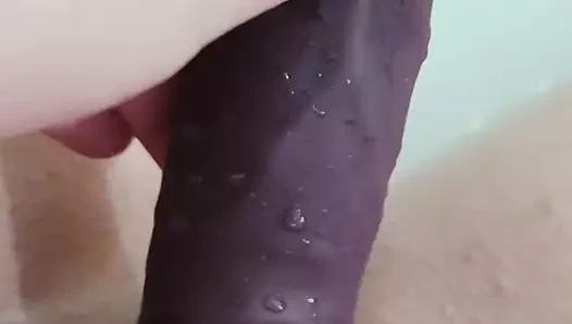 Kötü bir banyo için banyo suyuna fışkıran Taracarrider