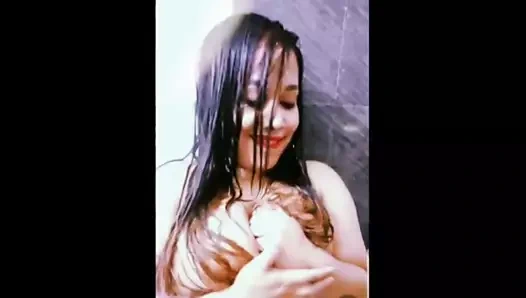 Desi kız parmak insta kimliği =jannatansari526