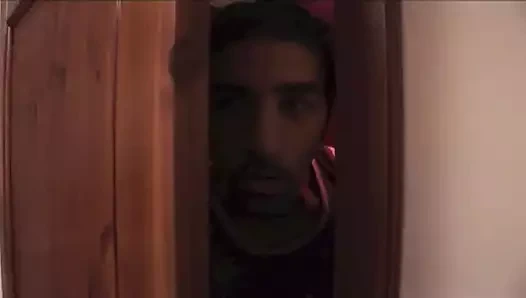 Önce arkadaşıyla bir lezbiyen sonra her ikisi için kocasının yarağı