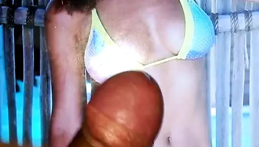 The fahişe rosie jones gets bir boşalmak duş