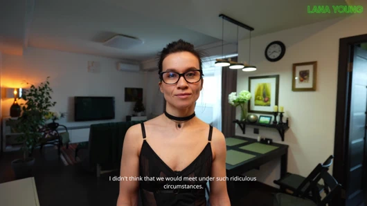 Kız arkadaşımın orta yaşlı seksi annesi beni çıplak yakaladı ve sikimi kontrol etmek istiyor