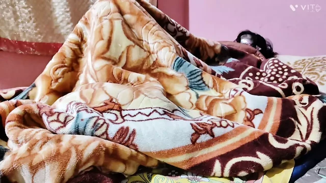 Kız arkadaş ve erkek arkadaş viral videoda sikişiyor