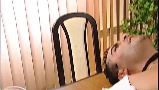Sıska Azgın Orta Yaşlı Seksi Kadın Banyoda Seks Yapıyor