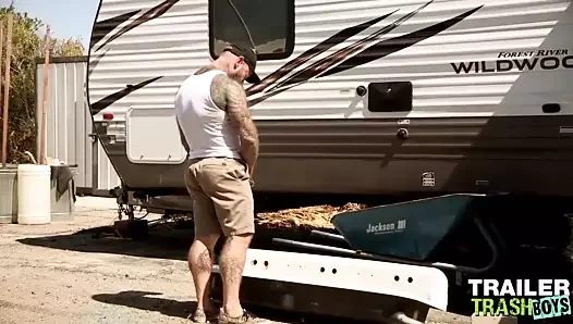 Trailertrashboys jack dixons büyük çük emdi tarafından beaux morgan