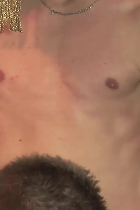 Özel video prezervatifsiz: yarak için istekli üç harika adamla ateşli üçlü seks