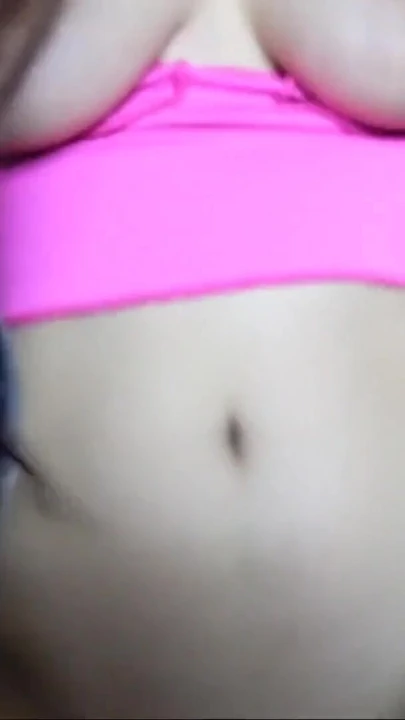 "Üvey kız kardeşle sinsi seks neredeyse bizi yakaladı. Mükemmel memeler sıkı amcık."