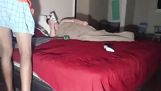 Özensiz gırtlağına kadar emiyor o kadar iyi ki en iyi 5 büyük zenci yarağı yiyicimin en iyilerinden biri oldu