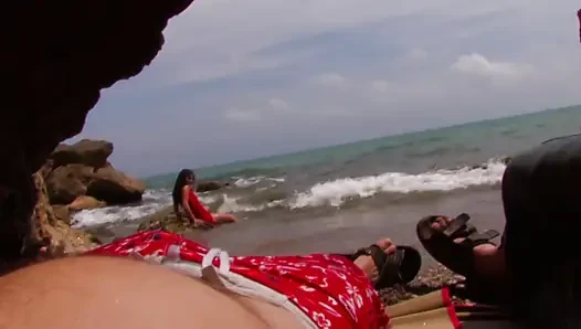 Plajda çifte penetrasyonlu üçlü seks