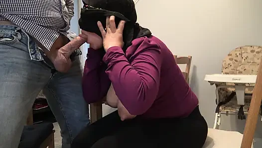 Bir yabancının beni sikmesine izin vermeden önce kocamı küçük düşürüyorum