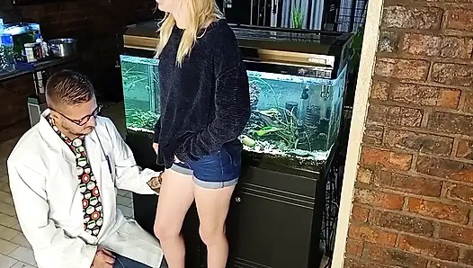 Minyon sarışın girlfriemd'i parmakla sikiyorum