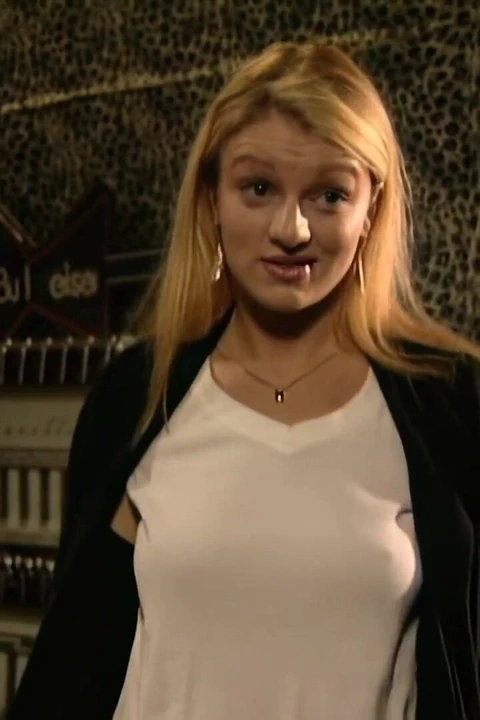 Jessica Dee: Büyük olgun yaraklar tarafından sikilmeyi seviyorum...