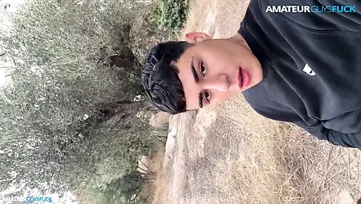 Agf sahada arkadaşımla eğleniyorum. Bizi yakalayacaklar mı?