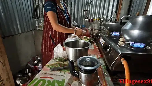 Survent tarafından mutfak odası sikişi ile pişiriliyor