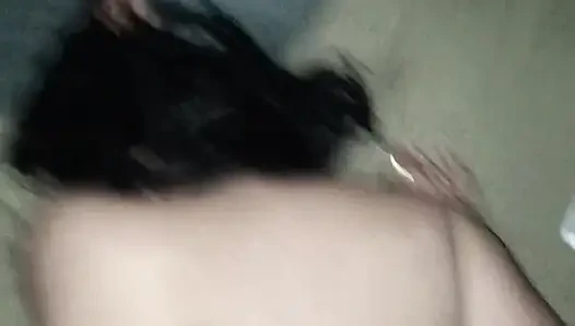Geceleri üniversiteli kızın götünü kırıyorum
