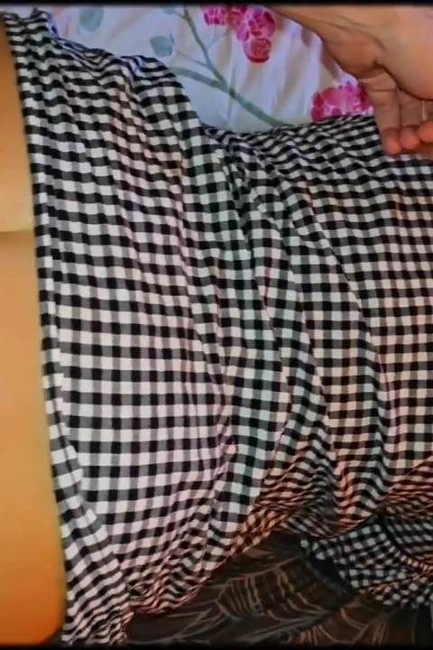 Komşunun ateşli karısı çay için geldi