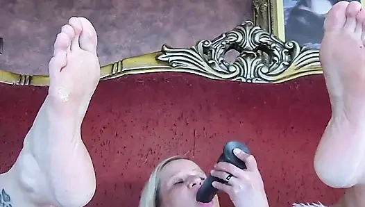 Büyük siyah dildo'mla yoğun solo eğlence