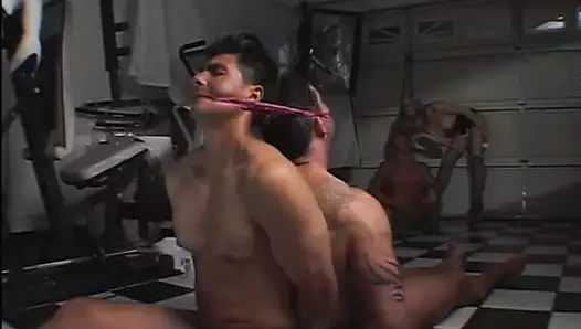 Muhteşem tatlı sahiptir olarak o alır onu sıkı delikler çift kişilik nüfuz