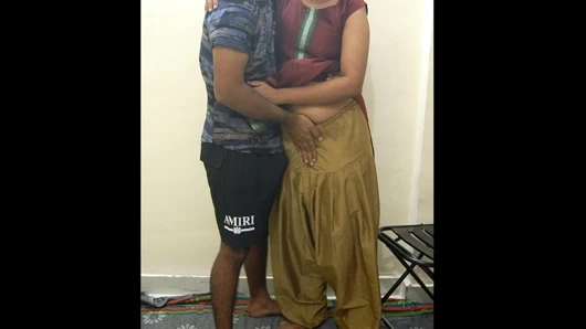 Yaramaz üvey kız kardeş azgın olmayı kaldıramıyor