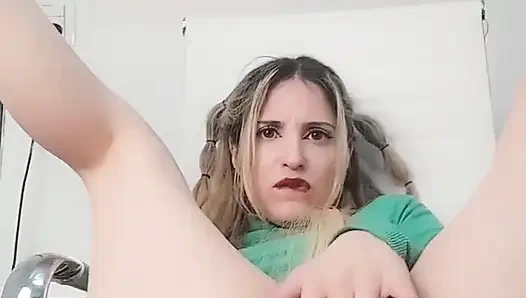 Merhaba bebekler ben kayıp! Klan sorunlarım vardı ve hastaydım ama geri geldim ve kendime dokunmak istiyorum