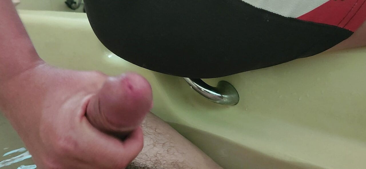 My stepsis sneaked into the bathroom to give me a quick handjob while i fingered her pussy