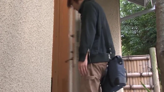 Kirli memeler sahne 3_sexy iç çamaşırlı ince Japon kız kocasıyla sikişiyor