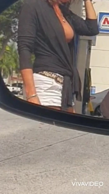 Сосок на заправке