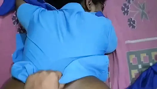 Hintçe viral seks videosunda ateşli Hintli kız