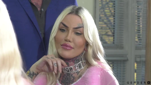 Genderxfilms - tatlı trans şeker dövmeli baba tarafından sikiliyor