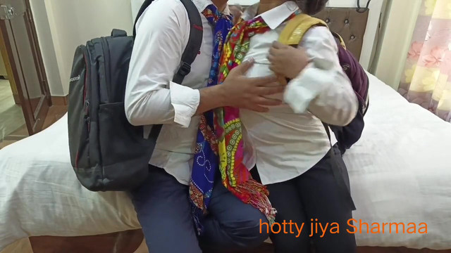 Xxx Indian School - Stepsister Fucks Brother’s Friend With Clear Hindi Audio