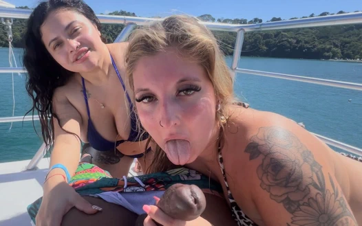 Tekne partisi süper ateşli sakso ile çıldıran eş değiştirenlere dönüşüyor