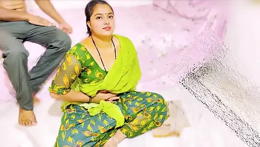 Hintli köylü hizmetçi patronuyla yalnızken sikiliyor, patron hizmetçisini çok sert sikiyor tam Hintçe ses