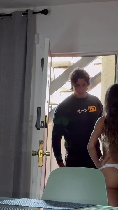 Morrocanlı orta yaşlı seksi kadın sıkı amının içine boşalmamı istedi