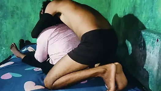 Hintli Aşıklar Çiftin Hintçe Sesli Şarkı Romantik Chudai Videosunda Yeni Seks Pozisyonu