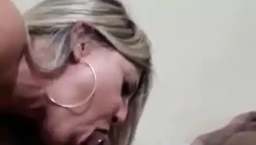 Milf emme büyük siyah horoz