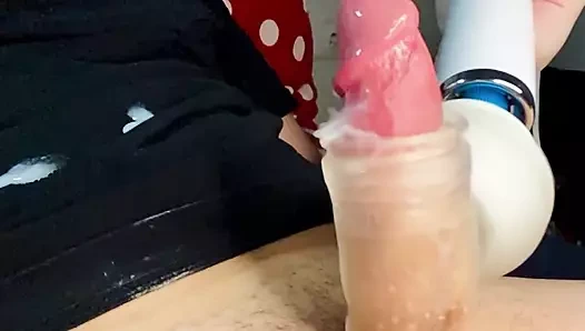 Sihirli değnek ile derin horoz masajı beni ağır çekimde yukarıya doğru kalın halatlar çektirdi