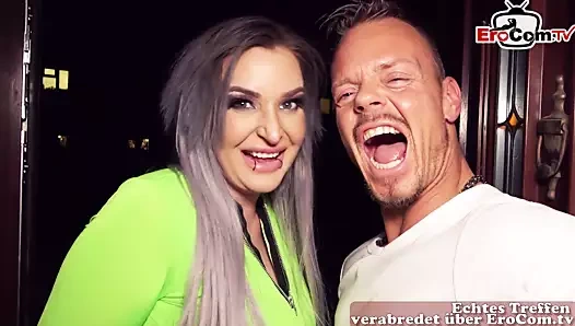 Alman seks turist bir lanet tarih için mürekkeplenmiş bir busty İngiliz sürtük alır