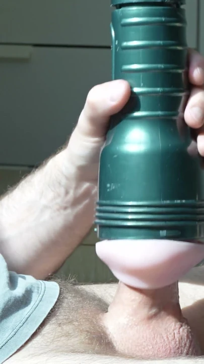 Favori fleshlight'ımla çok uzun bir otuzbir seansı, sonunda kıyafetlerime yoğun bir boşalma | Bölüm 1
