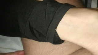 Sul divano mentre legge