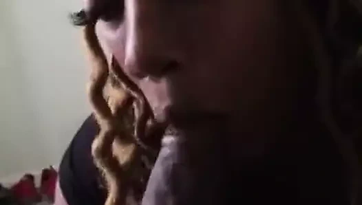 Siyah gf dudaklarını bir bbc etrafında sarma