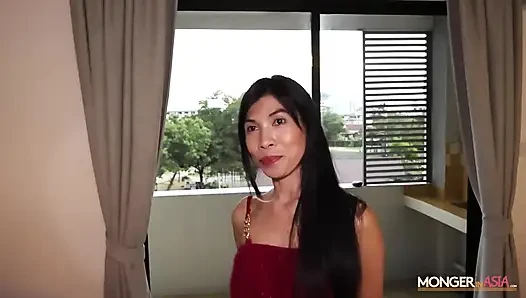 Taylandlı amcık o kadar sıkı ki sevgilisini sert sikiyor