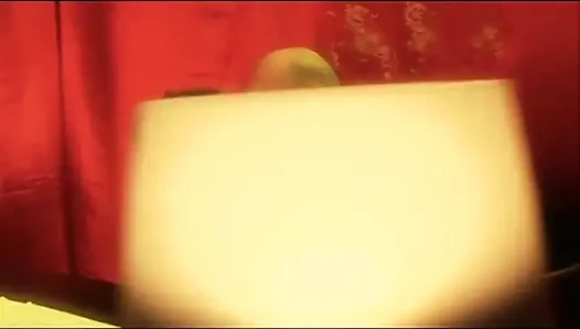 Seksi büyük göğüsler üçlü sikişiyor