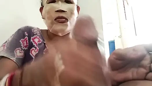 Hintli seksi çift ateşli sperm çıkana kadar göt yalıyor ve sakso çekiyor....