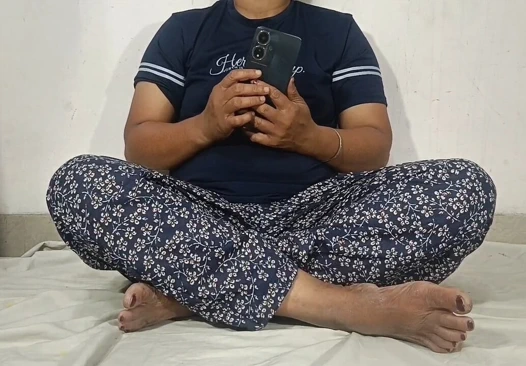 Hintli üvey erkek kardeş yaramaz üvey kız kardeşini sikiyor - pencap eaudio rol oyunu"