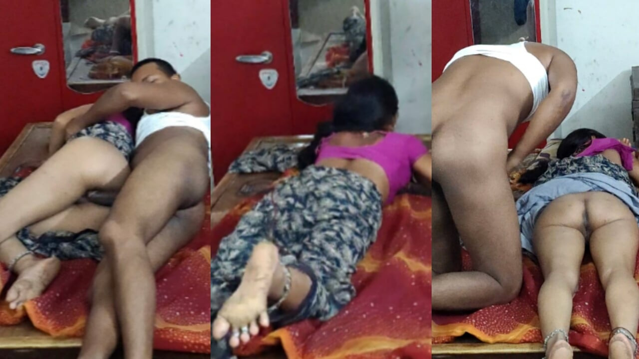 Real Desi indian couple Sex video in Hindi. village bhabhi Xxx video